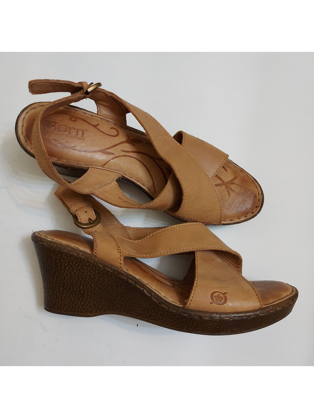 BORN women's brown leather sandals, size 9